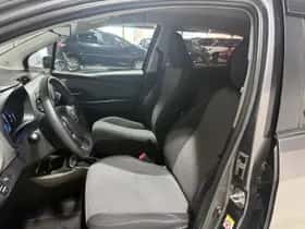 Toyota Yaris (2015) thumbnail 10