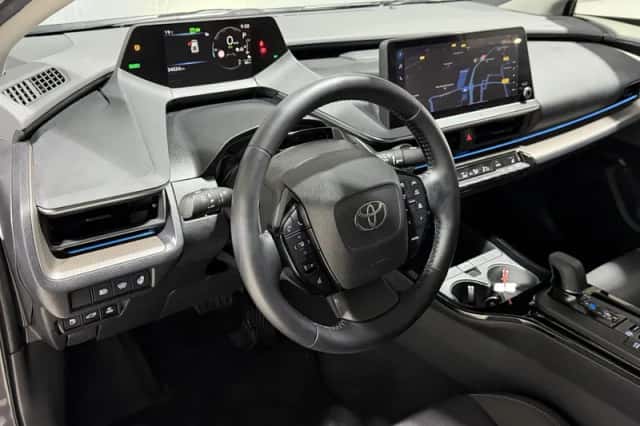 Toyota Prius (2024) thumbnail 2