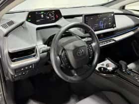 Toyota Prius (2024) thumbnail 2