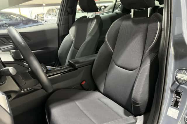 Toyota Prius (2024) thumbnail 3