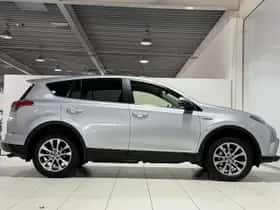 Toyota RAV4 (2016) thumbnail 11