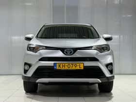 Toyota RAV4 (2016) thumbnail 3