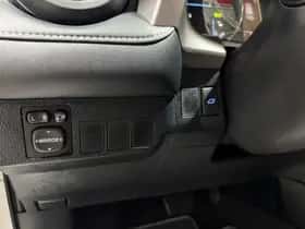 Toyota RAV4 (2016) thumbnail 23