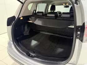 Toyota RAV4 (2016) thumbnail 32
