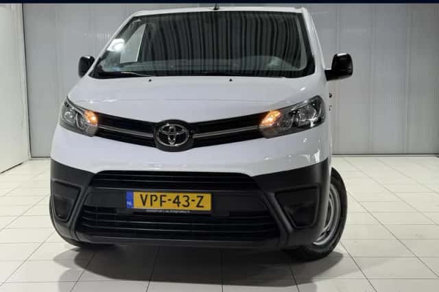 Toyota Proace (2022) thumbnail 1