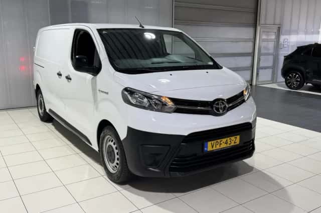 Toyota Proace (2022) thumbnail 2
