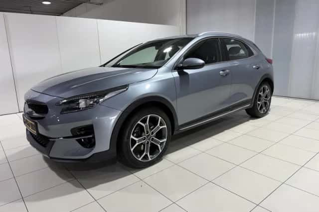 Kia XCeed (2022) thumbnail 3