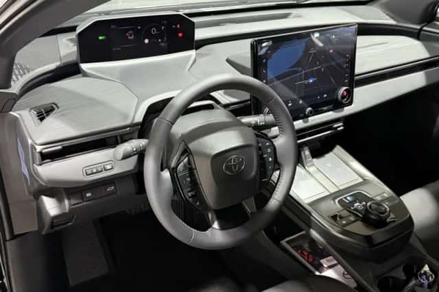 Toyota C-HR+ (2026) thumbnail 2