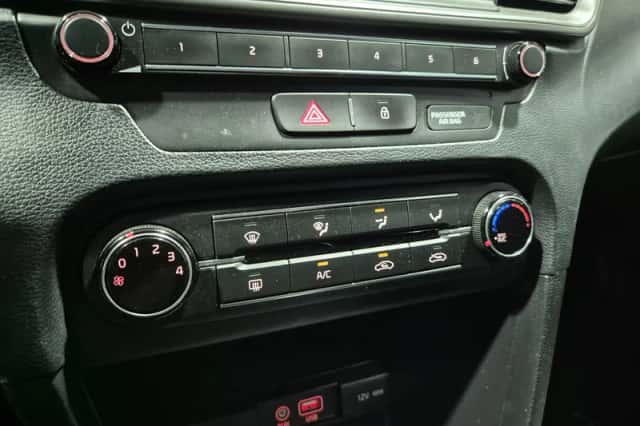 Kia Ceed Sportswagon (2019) thumbnail 11