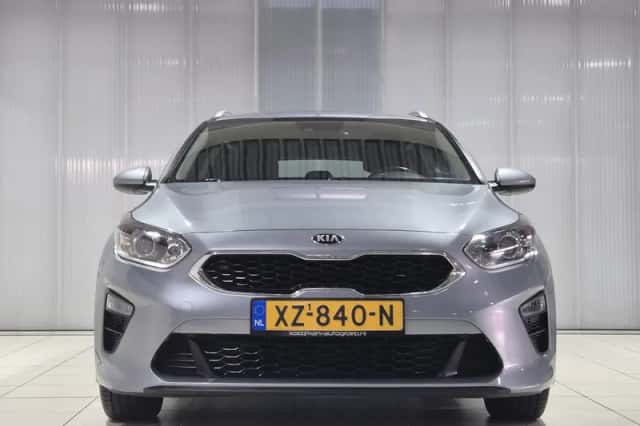 Kia Ceed Sportswagon (2019) thumbnail 5