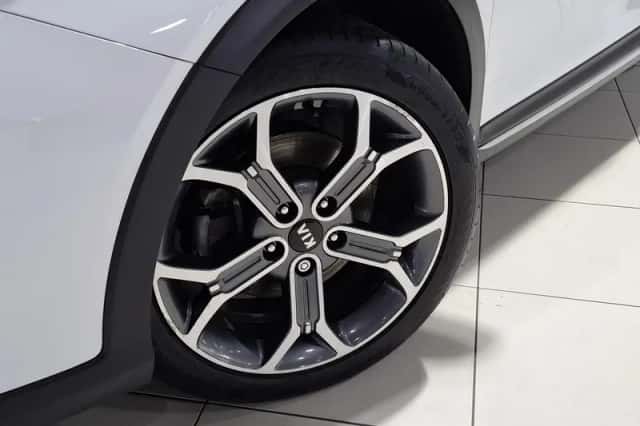 Kia XCeed (2020) thumbnail 2