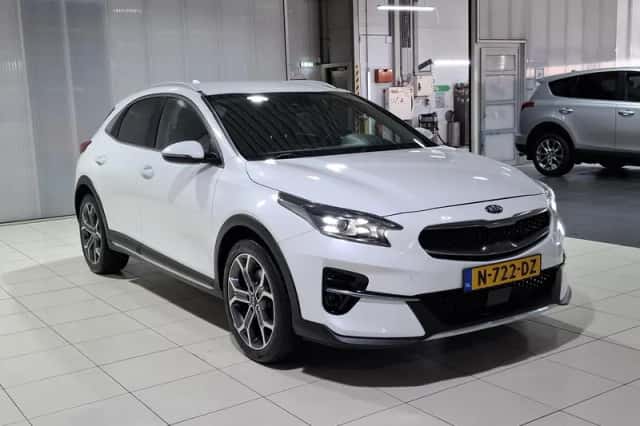 Kia XCeed (2020) thumbnail 3