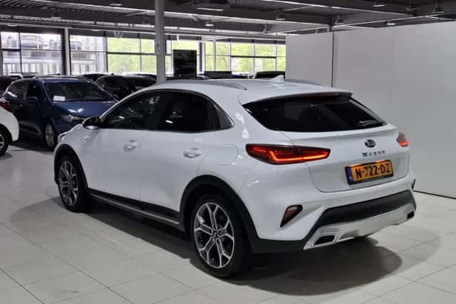Kia XCeed (2020) thumbnail 6