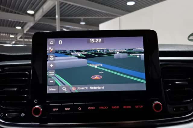Kia Rio (2023) thumbnail 11