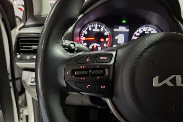 Kia Rio (2023) thumbnail 14