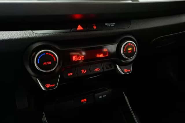 Kia Rio (2023) thumbnail 16