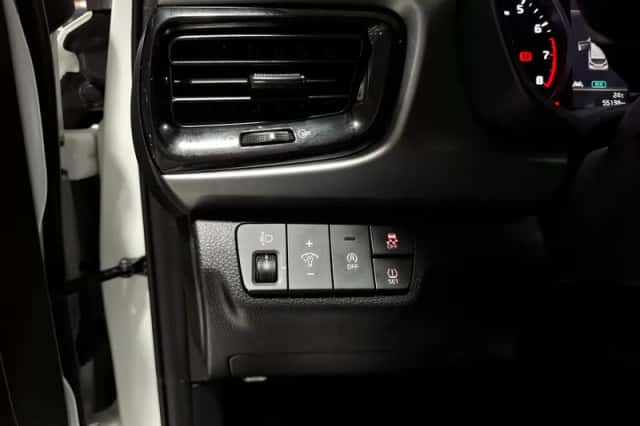 Kia Rio (2023) thumbnail 18