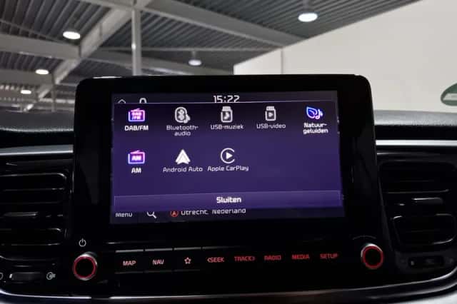 Kia Rio (2023) thumbnail 9