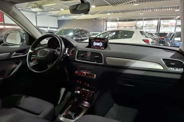 Audi Q3 (2018) thumbnail 11