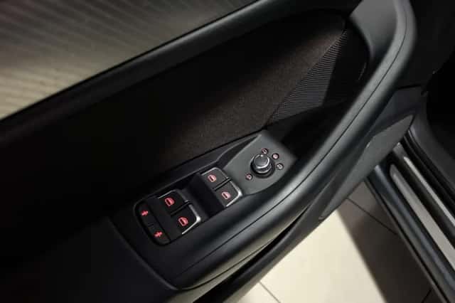 Audi Q3 (2018) thumbnail 15