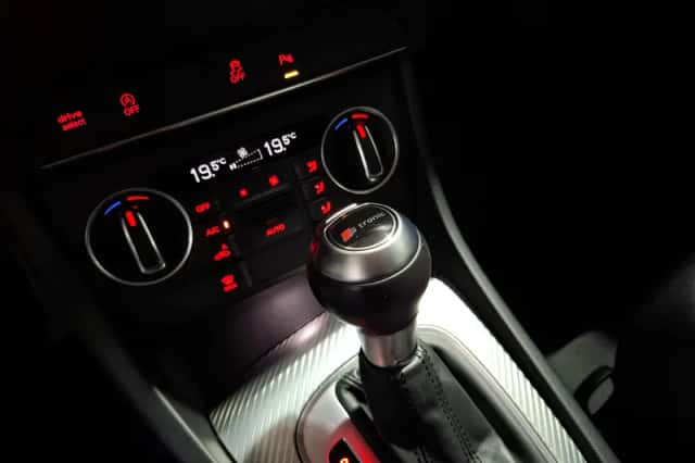Audi Q3 (2018) thumbnail 19