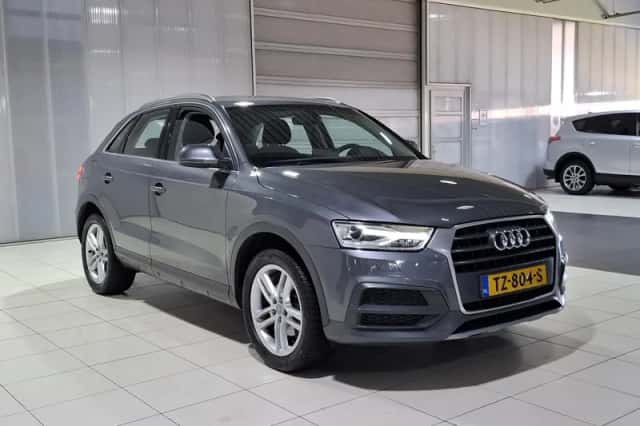 Audi Q3 (2018) thumbnail 3