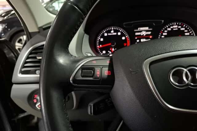Audi Q3 (2018) thumbnail 10