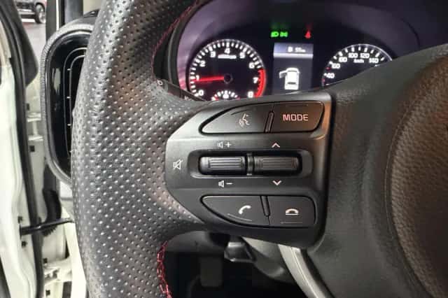 Kia Picanto (2021) thumbnail 11