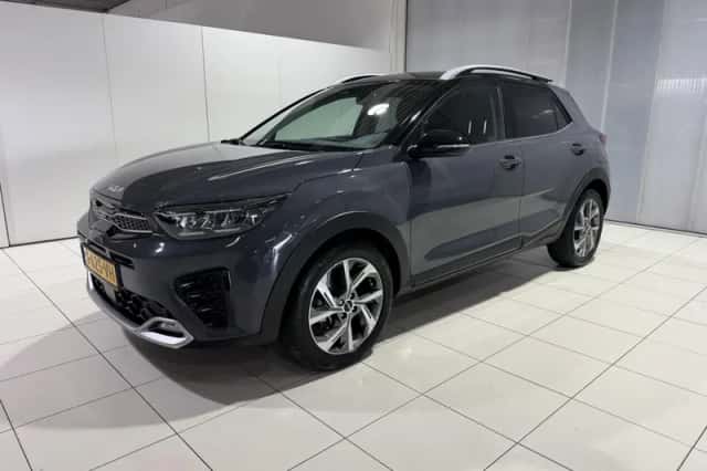 Kia Stonic (2023) thumbnail 3