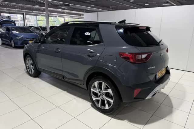 Kia Stonic (2023) thumbnail 5