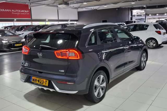 Kia Niro (2017) thumbnail 4