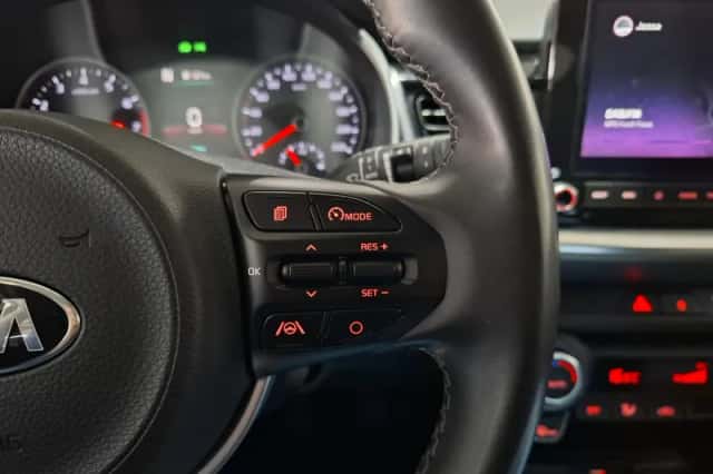 Kia Stonic (2021) thumbnail 16