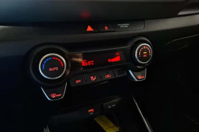 Kia Stonic (2021) thumbnail 19
