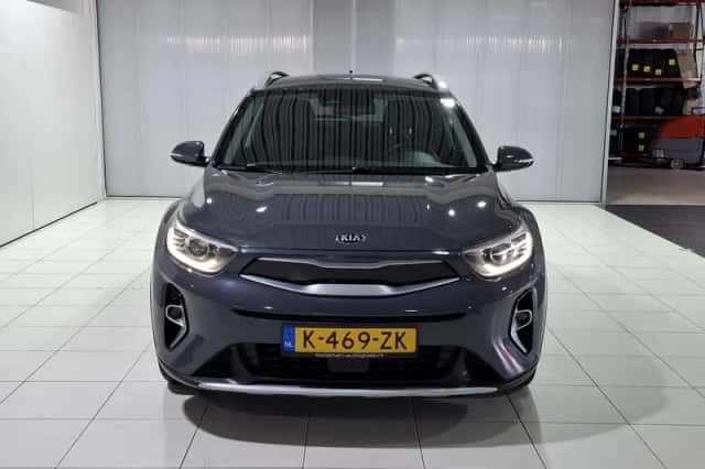 Kia Stonic (2021) thumbnail 3