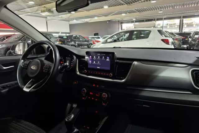 Kia Stonic (2021) thumbnail 8