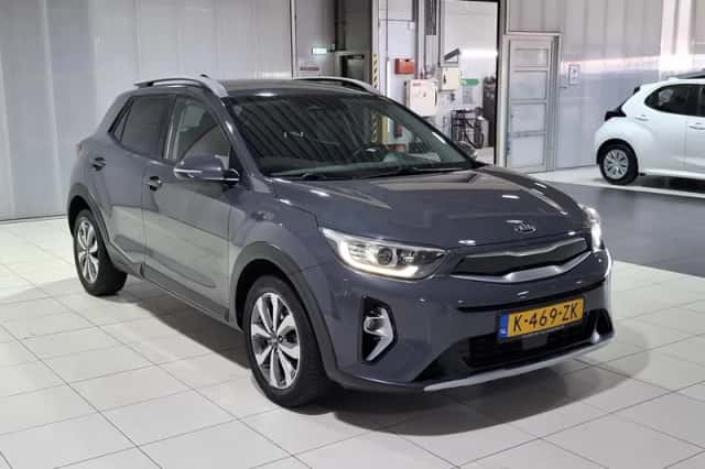 Kia Stonic (2021) thumbnail 9
