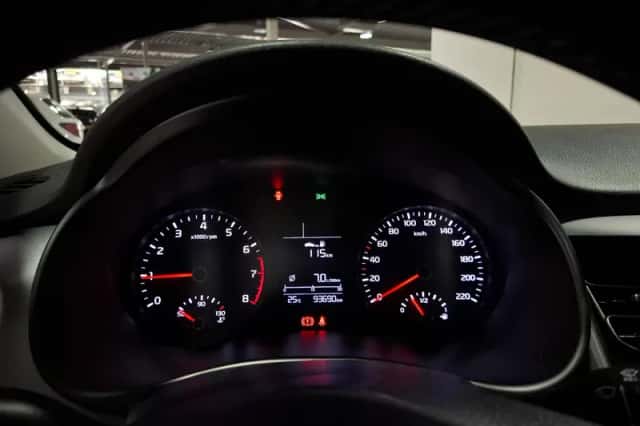 Kia Stonic (2020) thumbnail 14