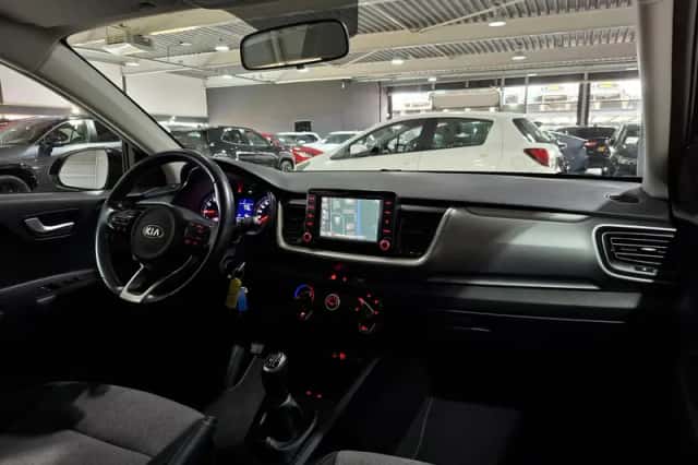 Kia Stonic (2020) thumbnail 8