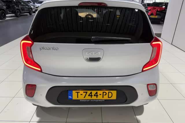 Kia Picanto (2023) thumbnail 25