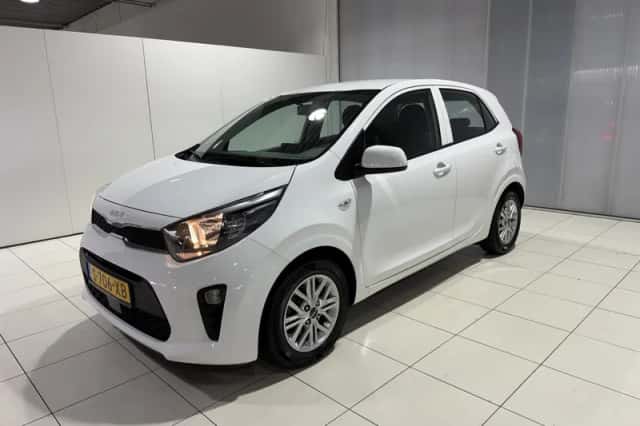 Kia Picanto (2023) thumbnail 3