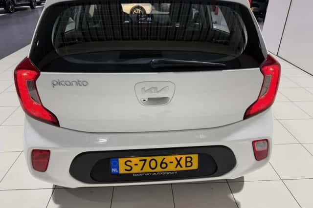 Kia Picanto (2023) thumbnail 25