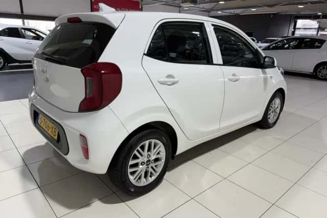 Kia Picanto (2023) thumbnail 7