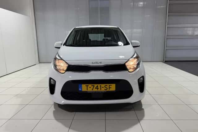 Kia Picanto (2023) thumbnail 2