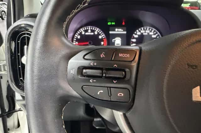 Kia Picanto (2023) thumbnail 12