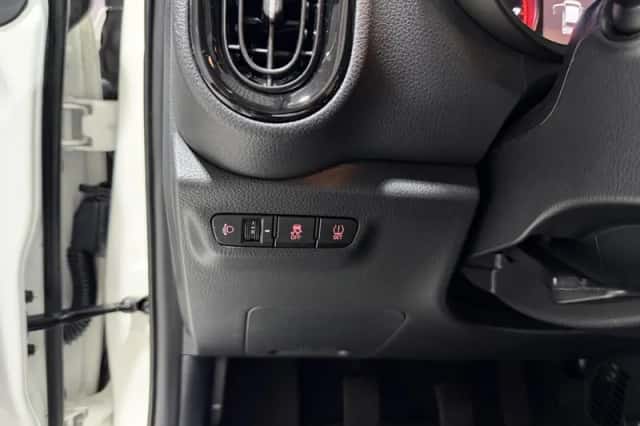 Kia Picanto (2023) thumbnail 15