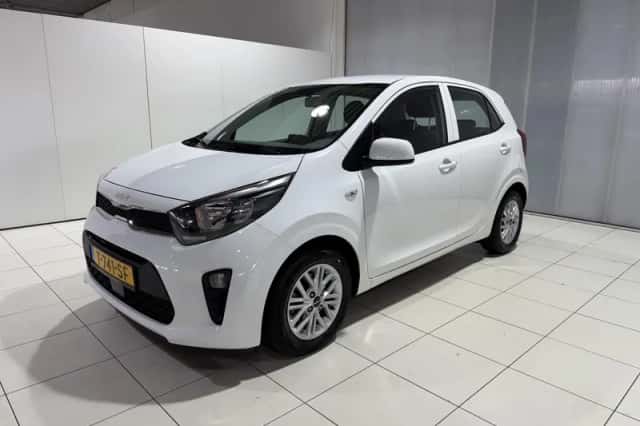 Kia Picanto (2023) thumbnail 3