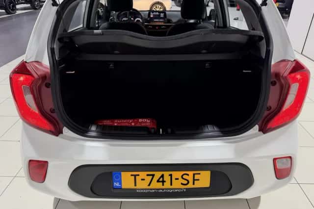 Kia Picanto (2023) thumbnail 22