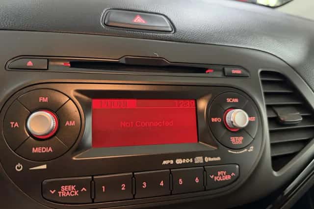 Kia Picanto (2015) thumbnail 17