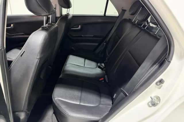 Kia Picanto (2015) thumbnail 22