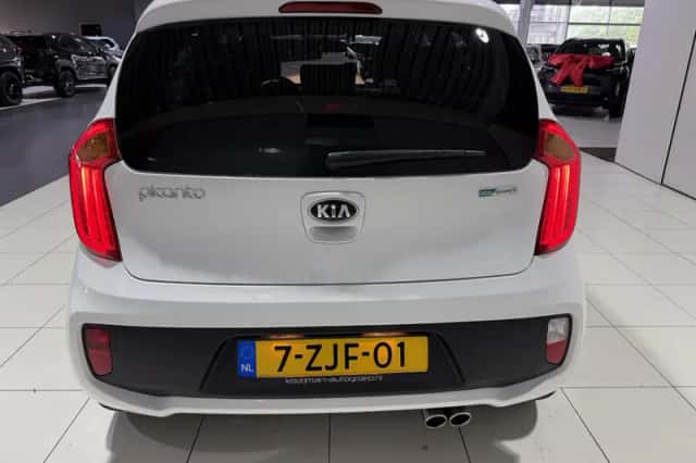 Kia Picanto (2015) thumbnail 24